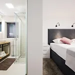 Appartement Cozy In With Heated Swimming Pool