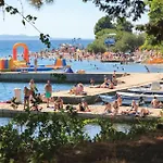Cozy In With Heated Swimming Pool Appartement Zadar