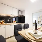Apartment Cozy In With Heated Swimming Pool *