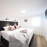 Cozy In With Heated Swimming Pool * Zadar