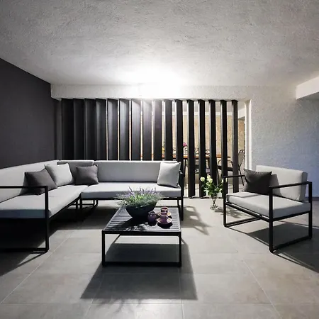 Cozy In With Heated Swimming Pool Διαμέρισμα *