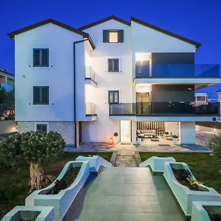 Awesome In With Kitchen Zadar